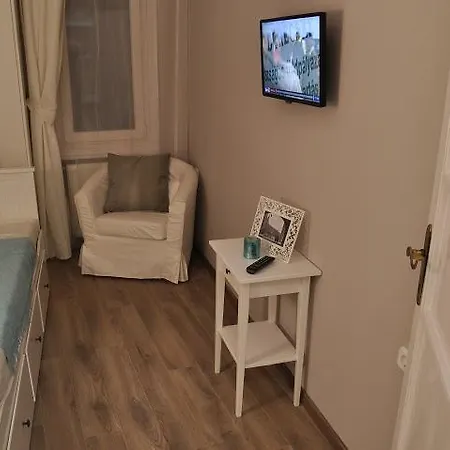 Vintage Panoramic Apartment